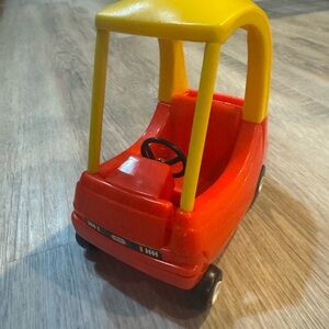 Vintage little tikes cozy coupe dollhouse sized Ride-On Car